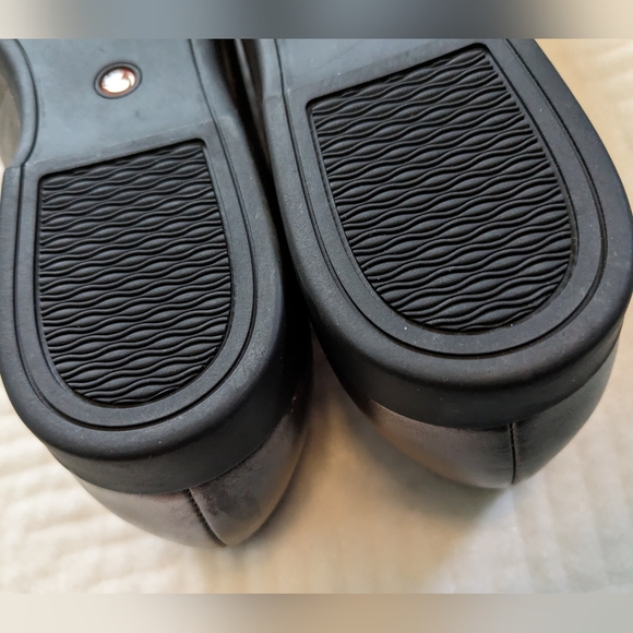 Clarks Un Darcey Ease Flat, Pebble Metal Leather, Women Size 9 M - Picture 4 of 8